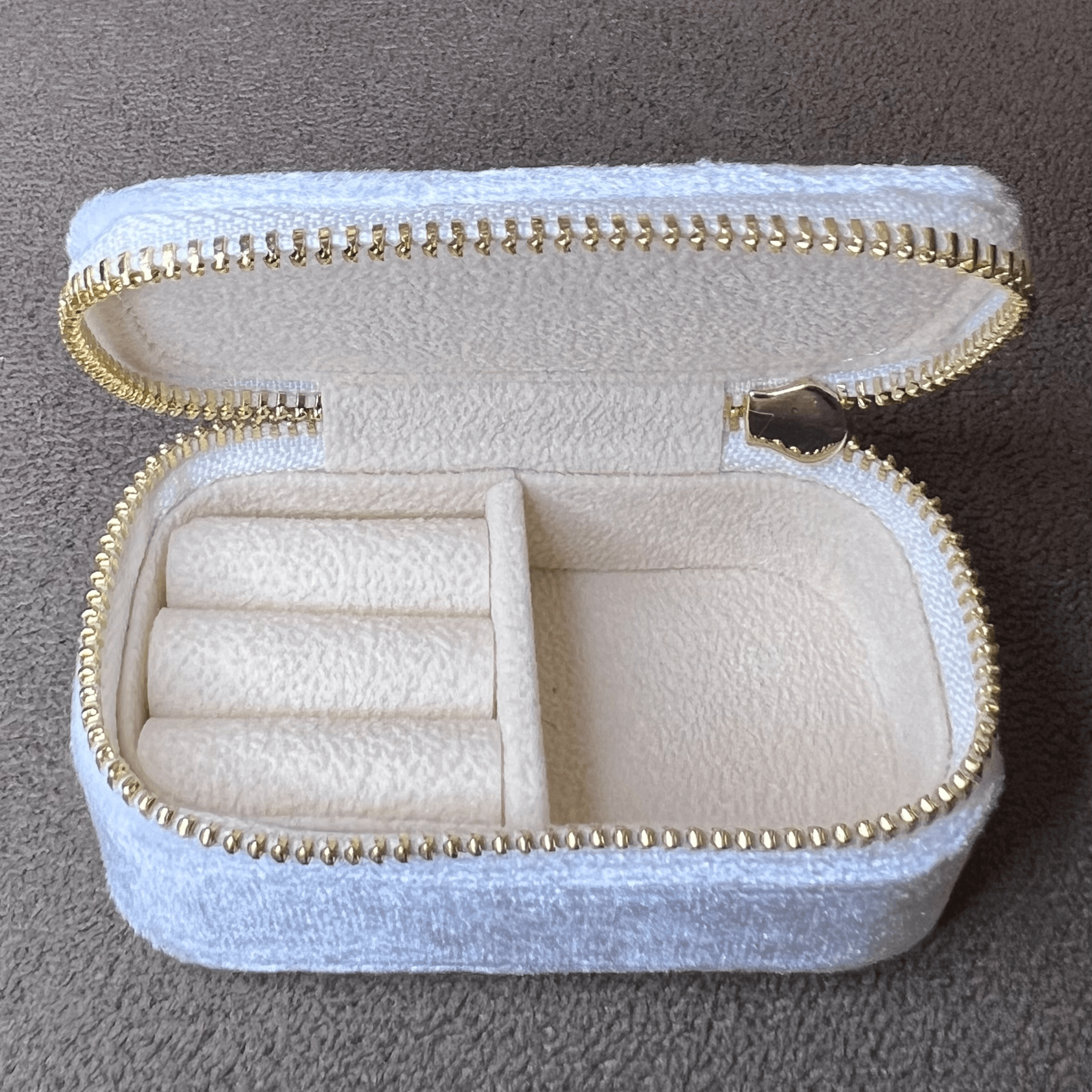 Mini Porta-Joias Veludo - Alke