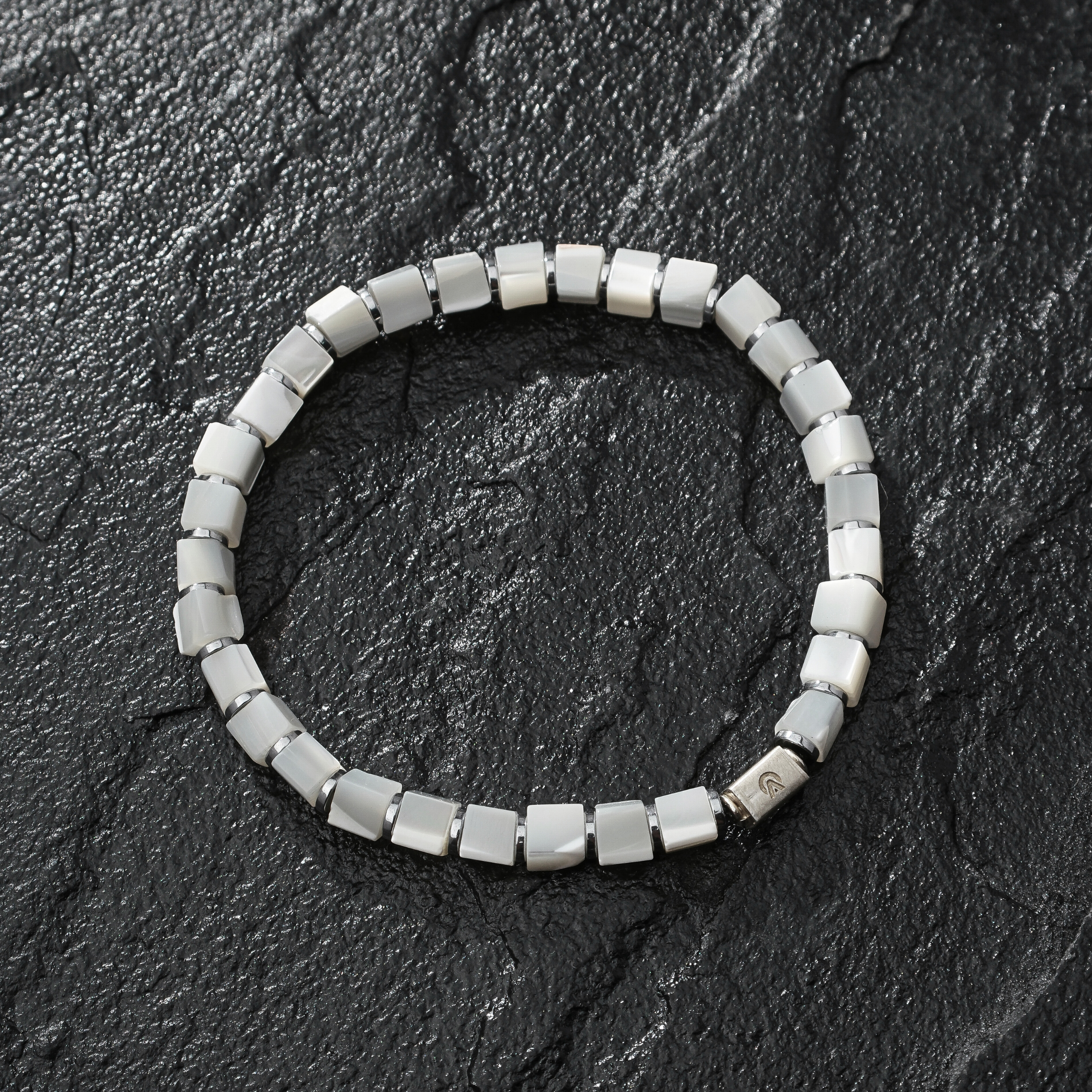 Pulseira Madrepérola Cubo (4mm)